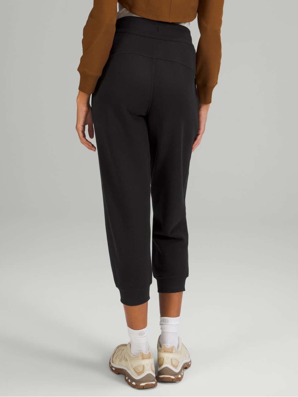 Lululemon Scuba High-Rise Cropped Jogger